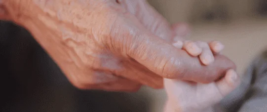 Przeszkoleni seniorzy pomogą oddziałom noworodkowym