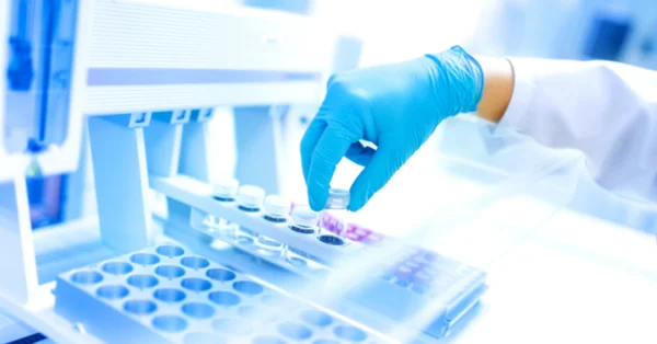 Absurdy NFZ: na leczenie onkologiczne pieniądze są, ale na diagnostykę do tego leczenia - już nie