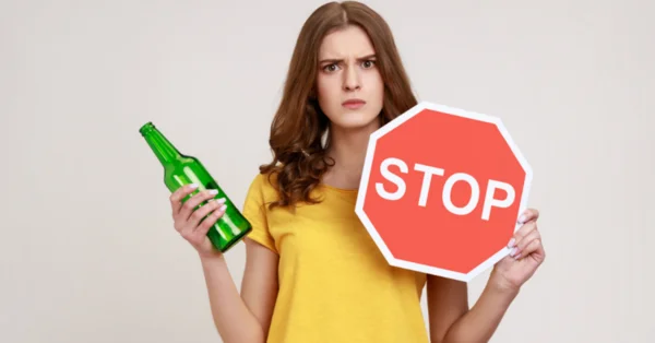 Eksperci pracują nad rekomendacjami, by zatrzymać falę alkoholizmu wśród nieletnich