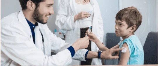 Poradnie stawią czoła antyszczepionkowcom